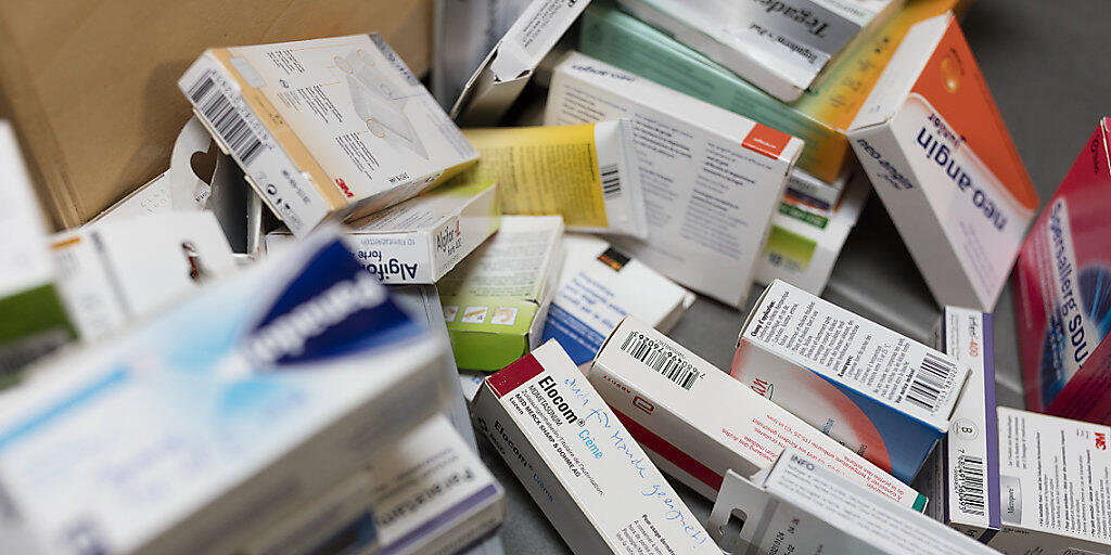 Nicht die Preise treiben die Krankenkassenprämiem hoch, sondern der Mehrkonsum von medizinischen Leistungen und Medikamenten. (Symbolbild)