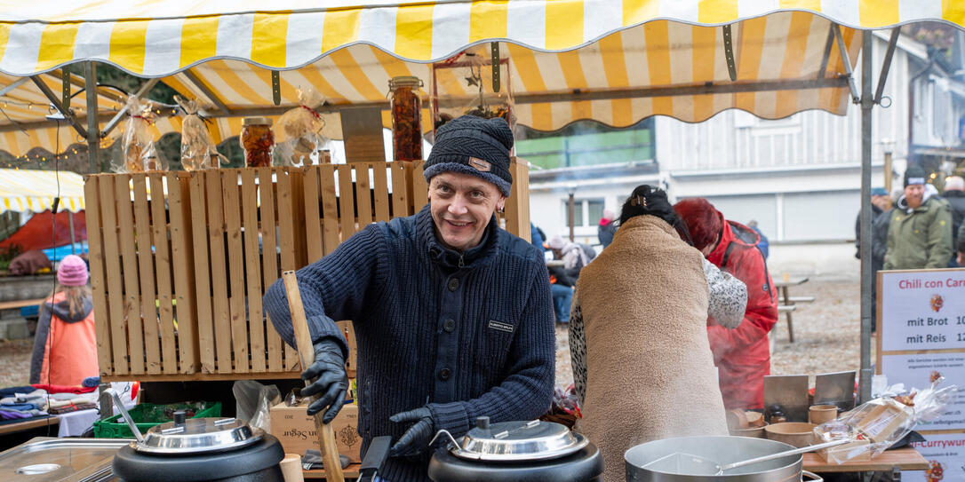 Heuwiesen Wald-Weihnachtsmarkt
