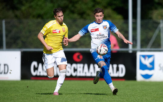 Felipe Becegato de Mello (r.) ist einer der f&uuml;nf Spieler, die in der R&uuml;ckrunde nicht mehr beim USV spielen werden.