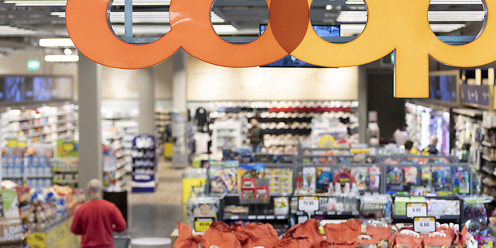 Coop legt seinen Online-Auftritt auf der Plattform coop.ch zusammen und lanciert eine neue App.(Archivbild)