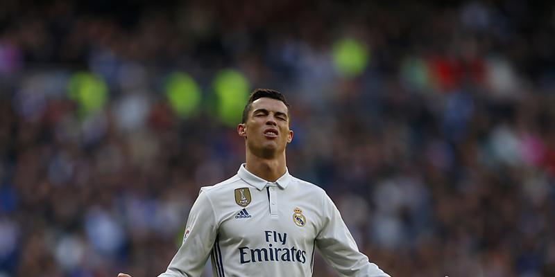 Real Madrids Cristiano Ronaldo könnte heute Abend zum vierten Mal als Weltfussballer des Jahres gewählt werden Real Madrids Cristiano Ronaldo könnte heute Abend zum vierten Mal als Weltfussballer des Jahres gewählt werden