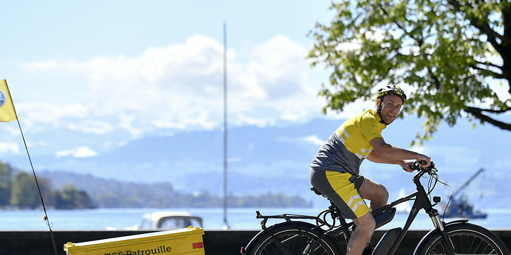 Mit der Lancierung der neuen E-Bike-Patrouille reagiert der TCS auf die Verkehrsentwicklung in den urbanen Zentren von Z&uuml;rich und Genf. Je zwei Pannenhelfer auf Elektrovelos sind dort jeweils von Mai bis September im Einsatz.