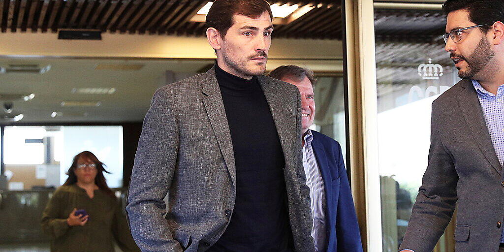 Iker Casillas (links) sprach über seinen Herzinfarkt Iker Casillas (links) sprach über seinen Herzinfarkt