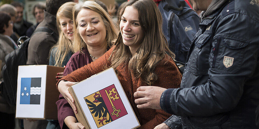 Die Initianten der Konzernverantwortungsinitiative dürfen laut einer ersten repräsentativen Umfrage am 29. November mit einem Ja des Stimmvolkes zu ihrem Anliegen rechnen. (Archivbild)