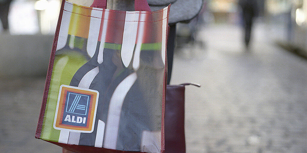 Der Lebensmittelhändler Aldi eröffnet in der kommenden Woche zwei Pilot-Filialen in China - die ersten in dem Land. (Symbolbild)