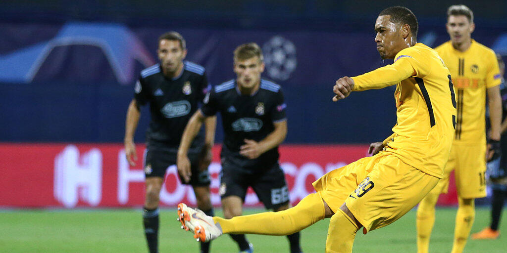 Guillaume Hoarau trifft mit diesem Penalty zum 1:1-Ausgleich in Zagreb