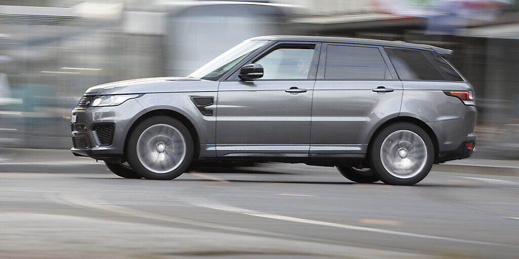 Allradfahrzeuge und SUVs sind nach wie vor beliebt. Dies ist einer der Gründe dafür, dass das CO2-Ziel bei den Neuwagen nicht erreicht wird. (Symbolbild)