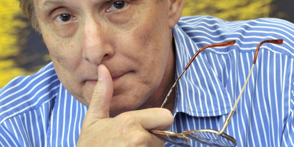 ARCHIV - Der US-amerikanische Regisseur William Friedkin posiert in Locarno bei einem Fototermin des 62. Internationalen Filmfestivals. Foto: Martial Trezzini/KEYSTONE/dpa - ACHTUNG: Nur zur redaktionellen Verwendung ARCHIV - Der US-amerikanische Regisseur William Friedkin posiert in Locarno bei einem Fototermin des 62. Internationalen Filmfestivals. Foto: Martial Trezzini/KEYSTONE/dpa - ACHTUNG: Nur zur redaktionellen Verwendung