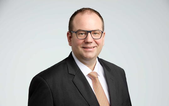 Wolfdieter Schnee tritt die Nachfolge von Bruno Schranz an, der Ende Juni 2026 sein aktives Berufsleben beendet.