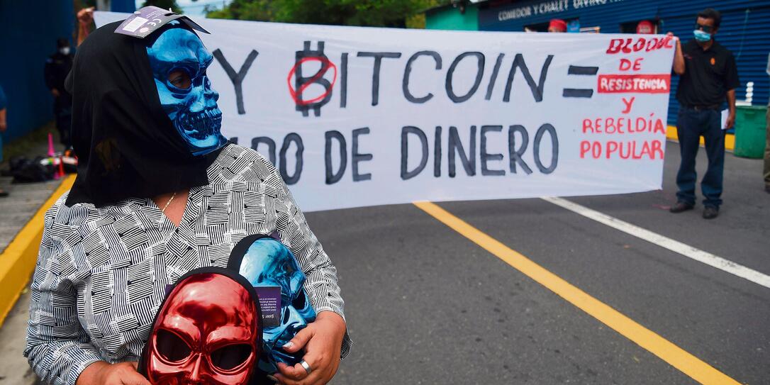 A group of Salvadorans calls for the repeal of the law for the use of bitcoin A group of Salvadorans calls for the repeal of the law for the use of bitcoin