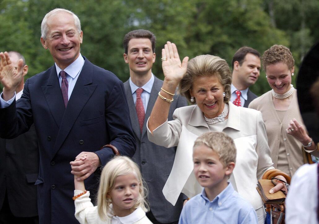 FUERSTENFAMILIE