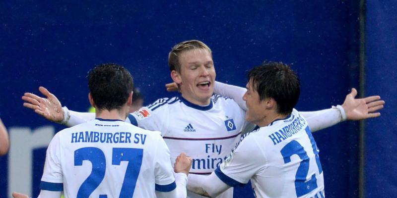 Artjom Rudnevs und der HSV jubeln über den Sieg gegen Mönchengladbach