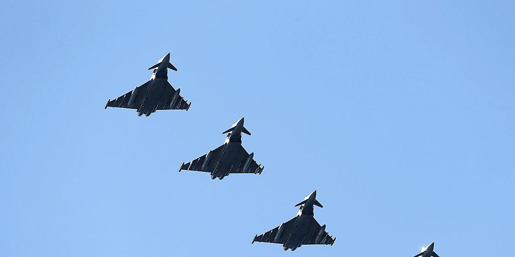 Britische Kampfjets beim Luftwaffen-Manöver in Nordeuropa Britische Kampfjets beim Luftwaffen-Manöver in Nordeuropa