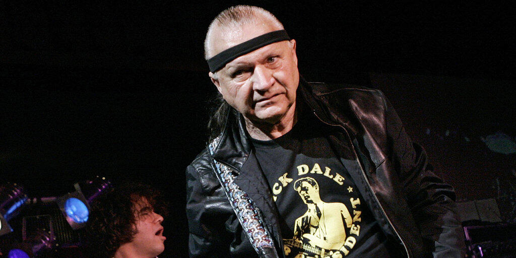 Läutete die Surf-Rock-Szene ein: US-Gitarrist Dick Dale (1937-2019). (Archivbild)