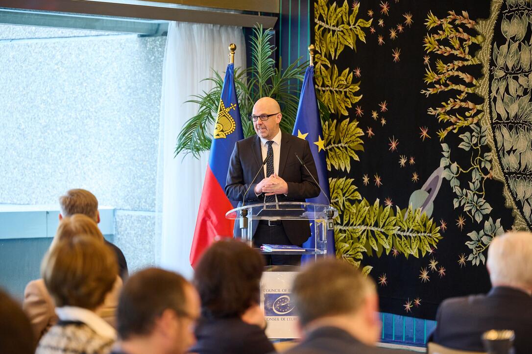 Liechtensteins Regierung stellt «Book of Europe» in Strassburg vor ...
