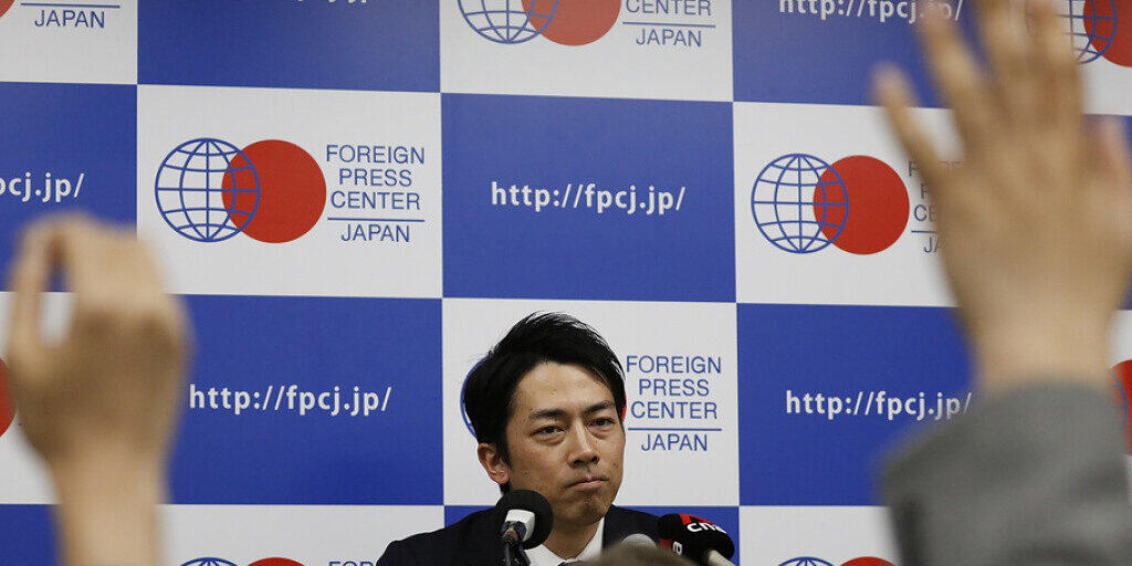 Der japanische Umweltminister Shinjiro Koizumi nimmt als erstes Regierungsmitglied einen Vaterschaftsurlaub.