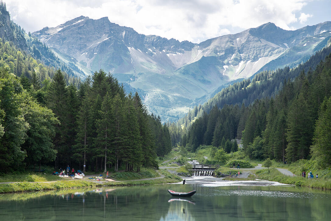 Ferienspass Flossbauen in Steg