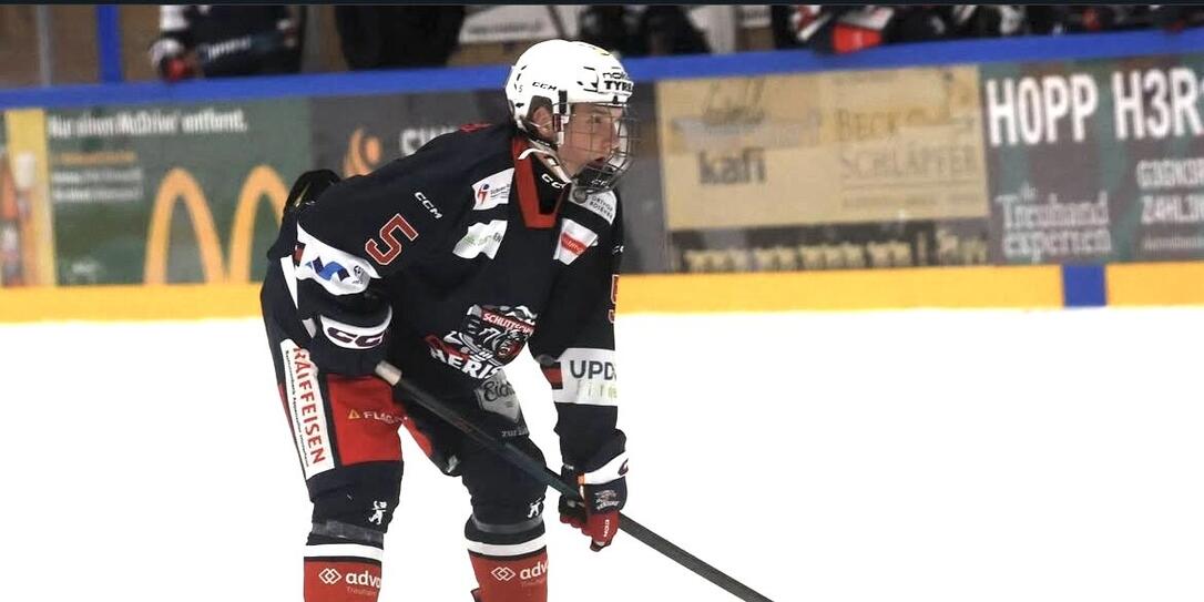 Beim SC Herisau wurde Justin Bernard von Konstatin Kurashev betreut. Der Herisau-Coach ist Vater des NHL-Profis und Schweizer Nationalspieler Philipp Kurashev.