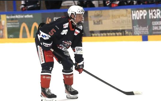 Beim SC Herisau wurde Justin Bernard von Konstatin Kurashev betreut. Der Herisau-Coach ist Vater des NHL-Profis und Schweizer Nationalspieler Philipp Kurashev.