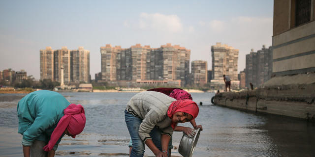 Ohne Verkleidung bleibt Frauen in Ägypten oft nur Geschirrabwaschen Ohne Verkleidung bleibt Frauen in Ägypten oft nur Geschirrabwaschen