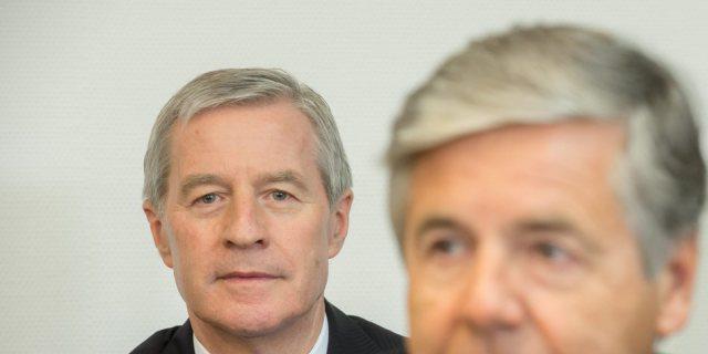 Auf der Anklagebank: Fitschen (l.) und Ackermann