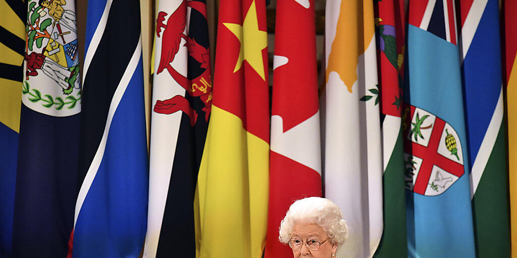 Queen Elizabeth II. spricht bei der Eröffnung des Commonwealth-Treffens in London.