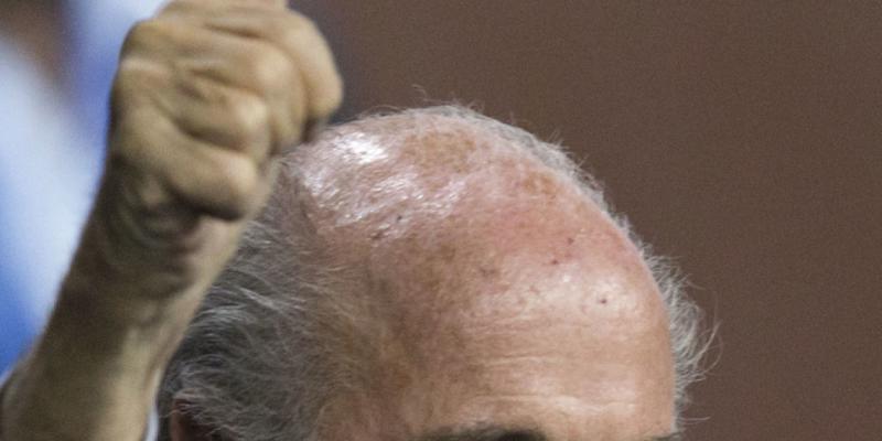 Sepp Blatter verreiste erstmals seit Beginn der FIFA-Affäre wieder ins Ausland. In St. Petersburg präsentiert er sich anlässlich der Auslosung der WM-Qualifikationsgruppen