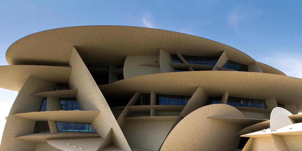 Das neue Nationalmuseum des Emirats Katar, ein spektakuläres Bauwerk, entworfen vom französischen Stararchitekten Jean Nouvel.