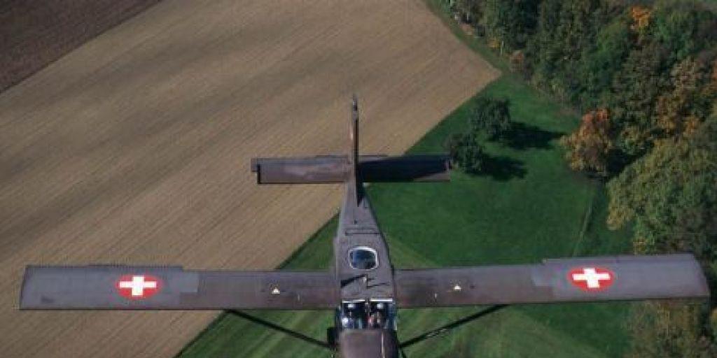 Bei einem Trainingsflug der Schweizer Luftwaffe mit einem Pilatus Porter PC-6 haben sich am Donnerstag plötzlich alle elektronischen Displays komplett verdunkelt. Die Besatzung brachte die Maschine sicher auf den Flugplatz Dübendorf zurück.