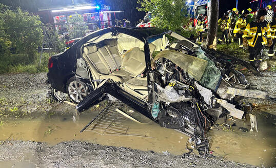 Verkehrsunfall in Mauren fordert vier Schwerverletzte.