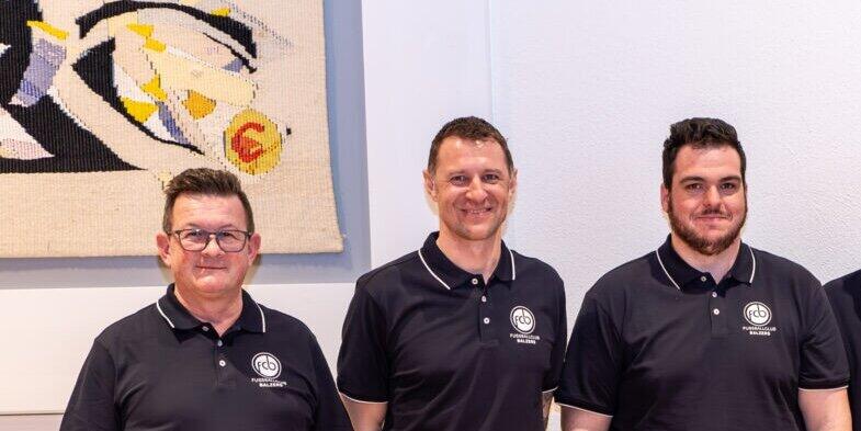 Der neue Schwimmverband-Präsident Michael Eberle (Mitte) – hier in einem Bild aus seiner Zeit im FC-Balzers-Vorstand.