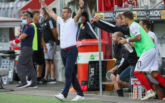 Der letzte Vaduzer Aufstieg: Trainer Mario Frick, Torh&uuml;tertrainer Sebastian Selke, Sportchef Franz Burgmeier und Dominik Schwizer waren da schon dabei.