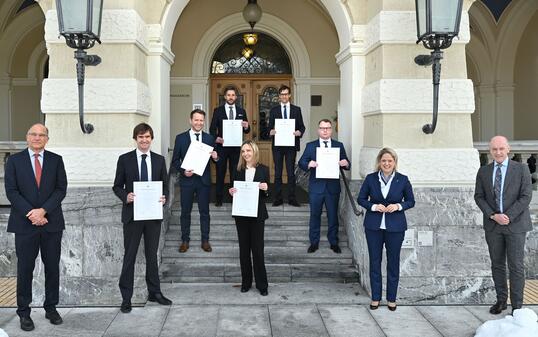 Verleihung der Rechtsanwalt Diplome 11. Dezember, Fürst Johanne