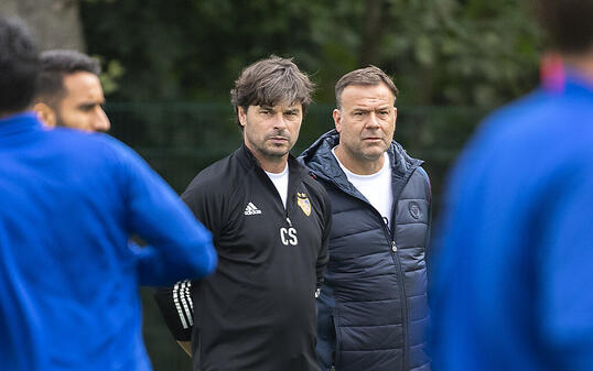 Cheftrainer Ciriaco Sforza und Assistent Patrick Rahmen peilen mit dem FC Basel die Gruppenphase der Europa League an