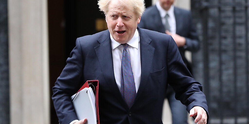 Boris Johnson, Premierminister von Großbritannien, verlässt vor einer Kabinettssitzung im Außen- und Commonwealth-Büro Downing Street 10. Foto: Jonathan Brady/PA Wire/dpa Boris Johnson, Premierminister von Großbritannien, verlässt vor einer Kabinettssitzung im Außen- und Commonwealth-Büro Downing Street 10. Foto: Jonathan Brady/PA Wire/dpa