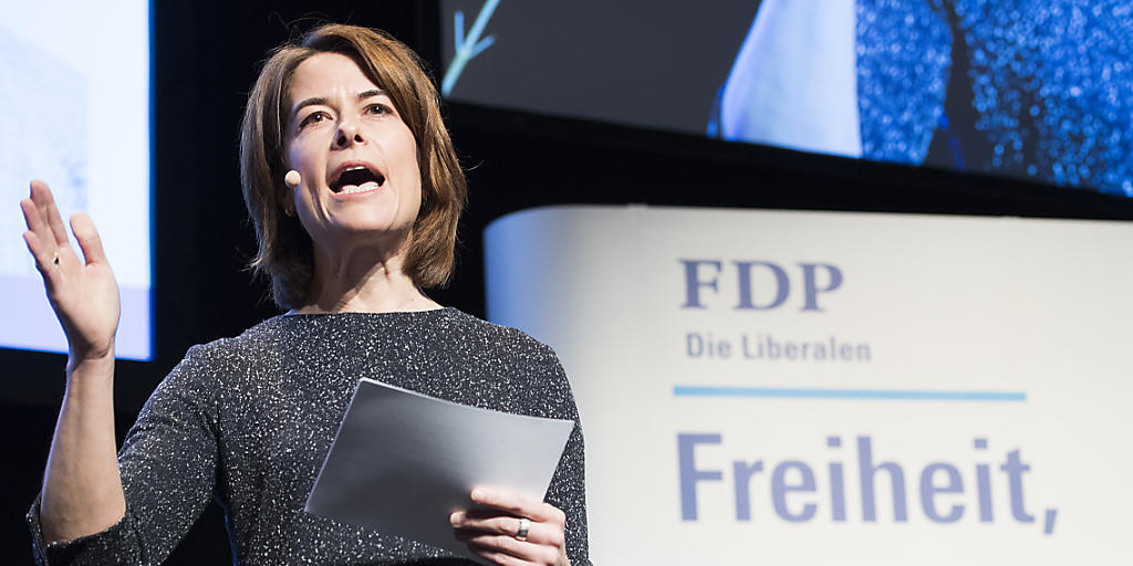 FDP-Präsidentin Petra Gössi interpretiert das Nein zur Atomausstiegsinitiative nicht als Ja zur Energiestrategie 2050. (Archivbild)