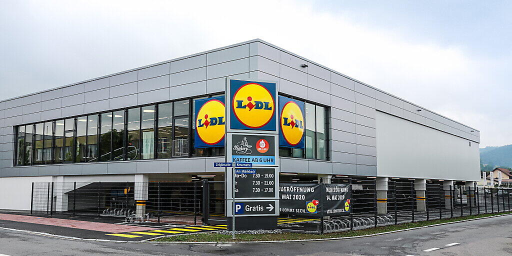 Bald nur noch mit Maske: Arbeiten bei Lidl in der Schweiz. Bald nur noch mit Maske: Arbeiten bei Lidl in der Schweiz.