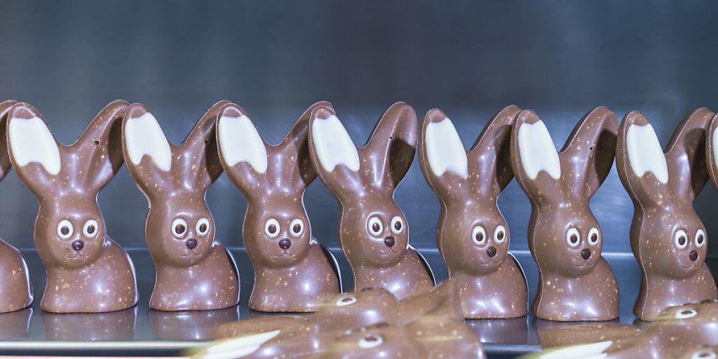 Schoggihasen-Produktion bei Chocolat Frey: 2017 produzierte die Migros-Tochter allein für den Schweizer Markt rund 5 Millionen Hasen.