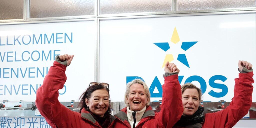 Die Siegerinnen des diesjährigen Parlamentarier-Skirennens heissen: Yvonne Gilli, Andrea Gmür und Christa Markwalder.