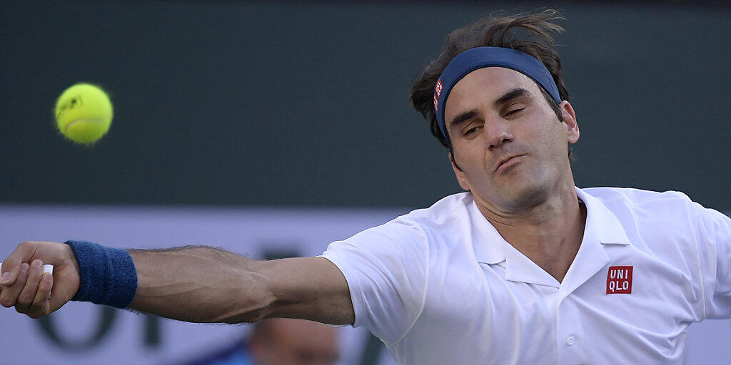 Viel zu oft wurde Roger Federer in der zweiten Stunde des Finals von Dominic Thiem in die Defensive gedrängt