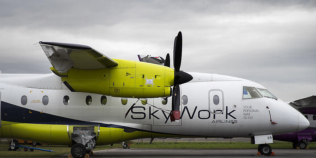Die finanziell angeschlagene Berner Regionalfluggesellschaft SkyWork setzt ihren Flugbetrieb seit Sonntag aus.