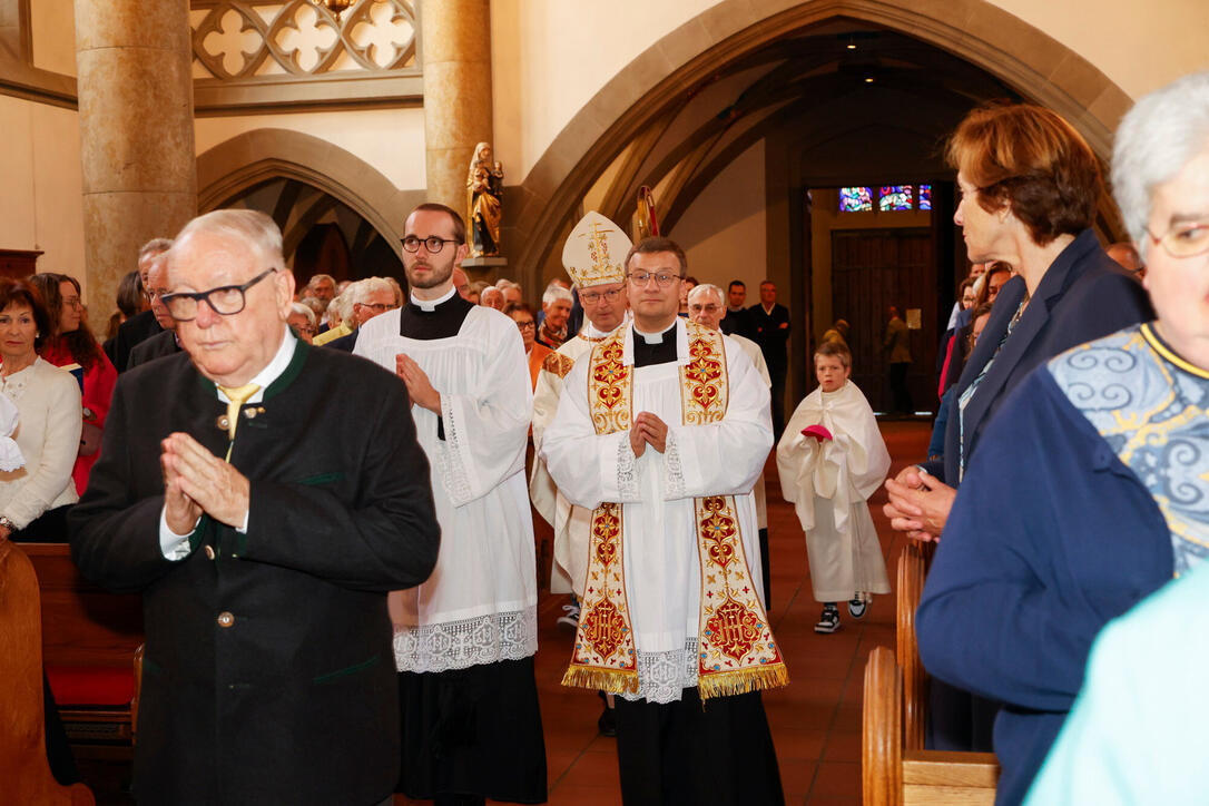 150 jähriges Bestehen der Kirche (Kathedrale) von Vaduz und 1. Messe von Bischof Benno Elbs in Liechtenstein