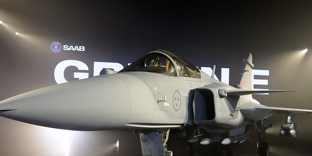 Der Gripen E wird nicht an den Flugtests im Hinblick auf die Beschaffung eines neuen Kampfflugzeugs in der Schweiz teilnehmen. (KEYSTONE/EPA/ANDERS WIKLUND)