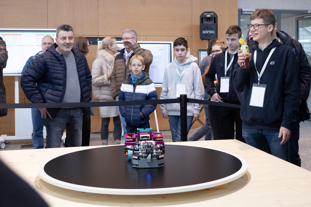 Robo-League bei der Ivoclar in Schaan