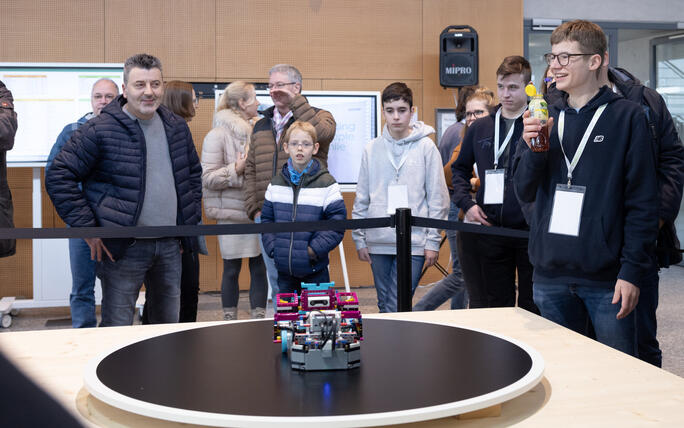 Robo-League bei der Ivoclar in Schaan