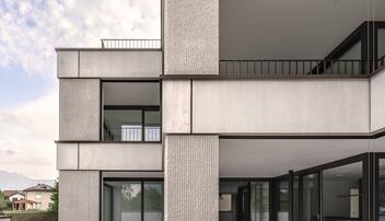 Architektur in Liechtenstein: Ein Haus mit Sinn f&uuml;r Zwischent&ouml;ne