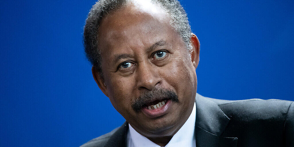 ARCHIV - Abdullah Hamduk, Ministerpräsident von Sudan und Leiter der sudanesischen Übergangsregierung, spricht während einer Pressekonferenz. Foto: Bernd von Jutrczenka/dpa