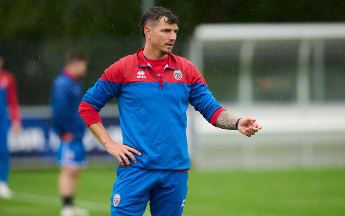 Marcel Büchel bei Unipomezia einen neuen Vertrag, dessen Konditionen noch nicht bekannt sind.