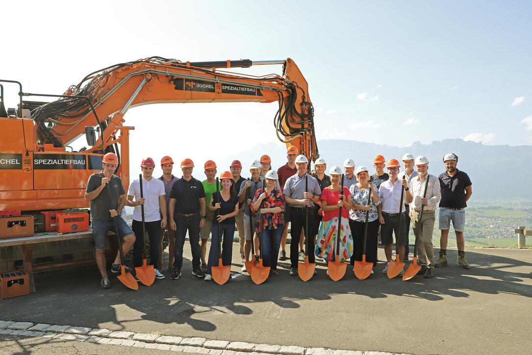 Spatenstich für das neue Gasthaus in Planken