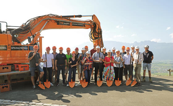 Spatenstich für das neue Gasthaus in Planken